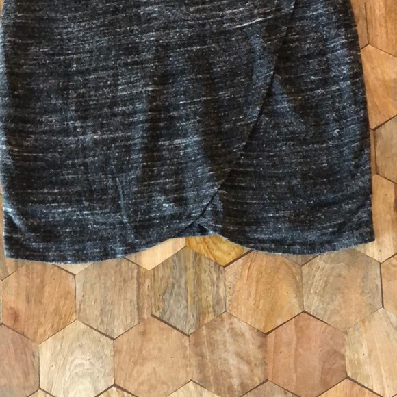 Super soft heather grey tulip skirt, size small - Picture 2 of 2